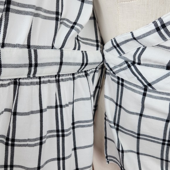 Gap True Wrap Top Blouse NWT Size XS - Picture 4 of 7